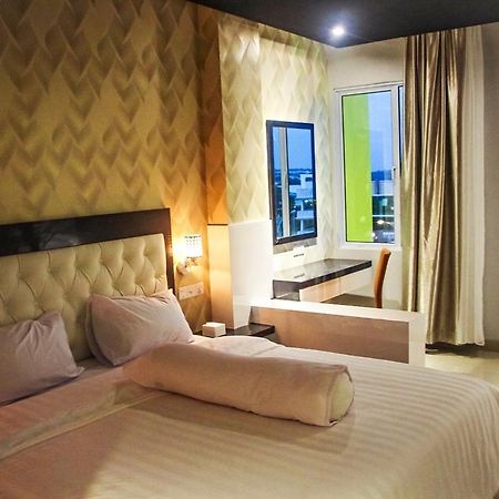 Kaliban Hotel Batam Kültér fotó