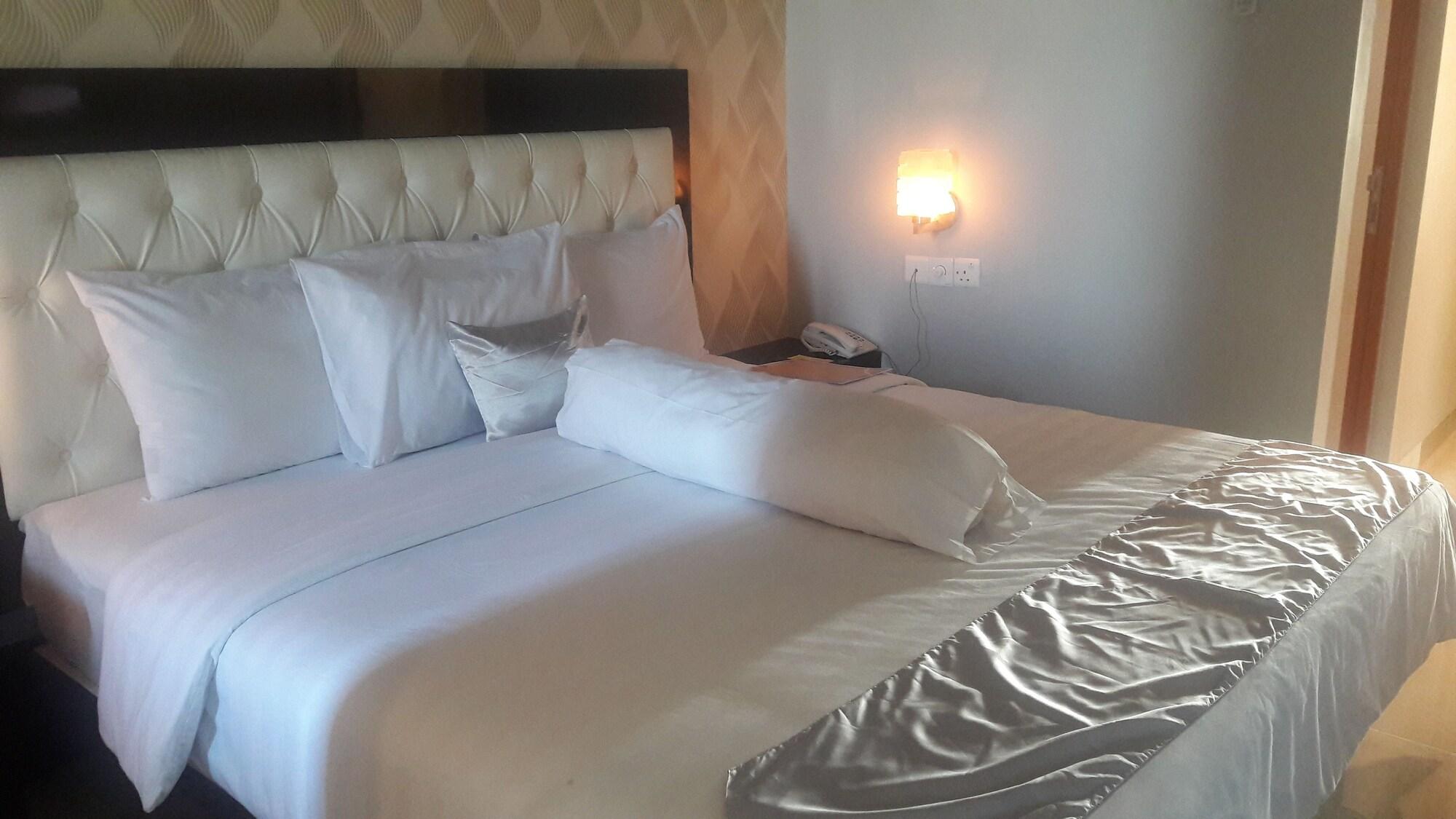 Kaliban Hotel Batam Kültér fotó